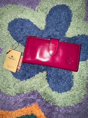 NWT Patricia Nash Fuchsia Pink Nazari Wallet in Vintage Distressed Leather